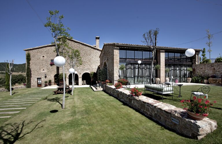 Exterior casa i cobert